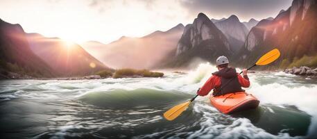 un hombre en un kayac en un casco flotadores a lo largo un montaña río en contra el fondo de montañas y atardecer, posterior ver bandera foto