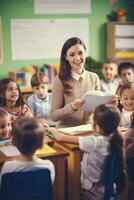 profesor a colegio con Niños de escuela foto