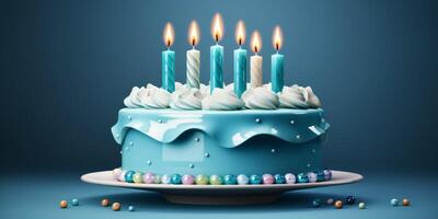 pastel de cumpleaños con velas foto