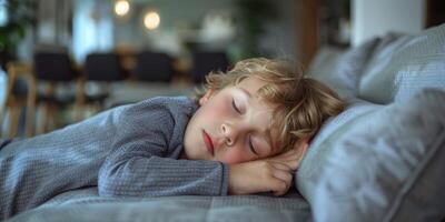 dormido niño en cama foto