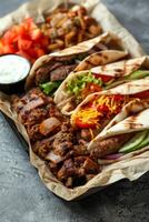 delicioso shawarma brocheta foto