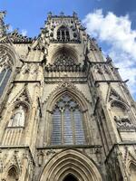 un ver de York catedral en un soleado primavera día foto