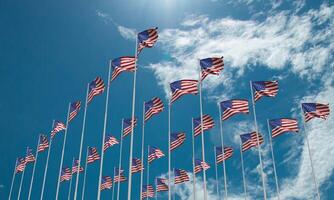 azul cielo nube blanco antecedentes fondo de pantalla Copiar espacio nosotros 4to cuarto julio mes Estados Unidos unido estado America libertad nacional raya independencia país orgullo fiesta gobierno cultura monumento libertad foto