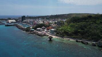 aéreo Visão do marítimo mágico marinhas e ilha paraísos dentro Taiwan xiaoliuqiu video