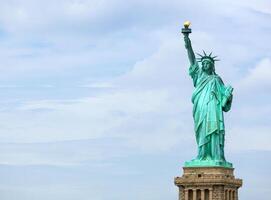 la estatua de la libertad en la ciudad de nueva york foto