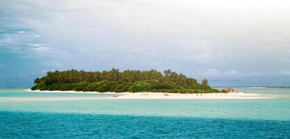 Fuvahmulah island in the Maldives photo