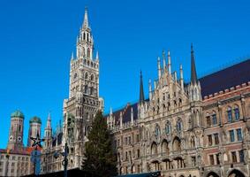 el marienplatz en Munich con árbol Navidad foto