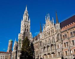 el marienplatz en Munich con árbol Navidad foto