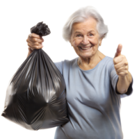 anziano donna dando pollici su mentre Tenere un' spazzatura Borsa in casa png