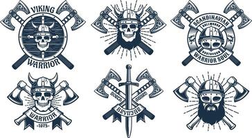 vikingo guerrero mascota colocar. batalla hachas y escudos en el vikingo emblemas retro ilustración. vector