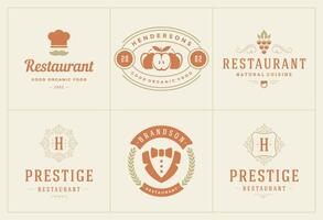 restaurante logos plantillas conjunto ilustración bueno para menú etiquetas y café insignias vector