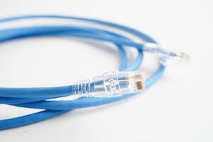 ethernet cable para conectar a inalámbrico enrutador enlace a Internet Servicio proveedor red. foto