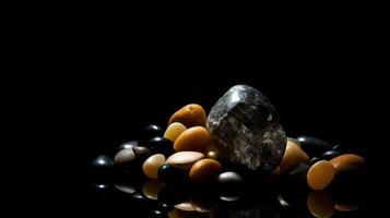 iluminado piedras en oscuro antecedentes exhibiendo natural belleza y textura en dramático Encendiendo foto