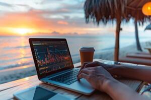 un persona es sentado en un playa con un ordenador portátil abierto, trabajando en un financiero reporte foto