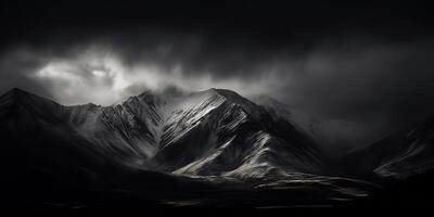 increíble negro y blanco fotografía de hermosa montañas y colinas con oscuro cielo paisaje antecedentes ver escena foto