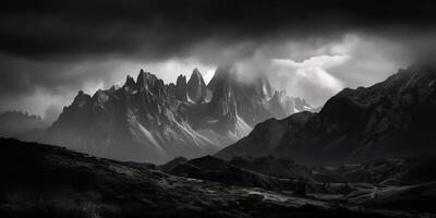 increíble negro y blanco fotografía de hermosa montañas y colinas con oscuro cielo paisaje antecedentes ver escena foto