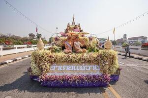 chiang Mai, Tailandia - febrero 04, 2023 flor flotadores y desfiles el 46º anual flor festival 2023 en chiang Mai, Tailandia foto