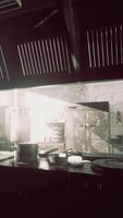 antiguo cocina de abandonado casa video
