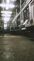 dentro do carro vazio do metrô de nova york video