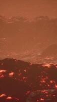 campos de lava y colinas en volcán activo video