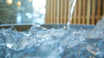 un refrescante hielo fuente para invitados a frio apagado en Entre sauna sesiones foto