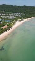 aereo Visualizza di tropicale costa di phu quoc isola, Vietnam video