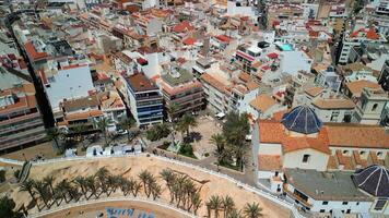 panoramisch visie van de kust- stad van benidorm van bovenstaand video