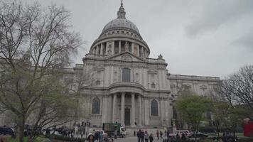 st Pauls Kathedrale ein beschwingt Kirche, ein National Schatz London, vereinigt Königreich video