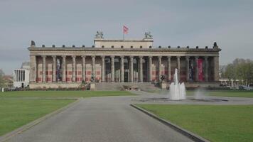 Berlina, Alemania - abril 5, 2024 - el altes museo en el museo isla en el histórico centrar video