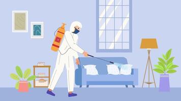ein Mann im ein Weiß passen Sprühen Desinfektionsmittel im ein Leben Zimmer video