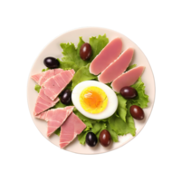 niçoise salada Rosa atum fatia dividido pela metade fervido ovo Kalamata Oliva rolando isolado em transparente Comida png