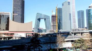 beijing stadens centrum och vägar med snabb trafik 4k bakgrund video