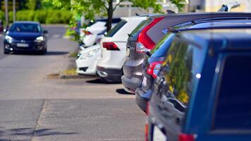 carros en el estacionamiento lote foto