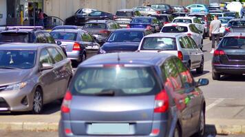 carros en el estacionamiento lote foto