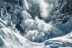 descendencia de un enorme avalancha desde el montaña, invierno naturaleza paisaje foto