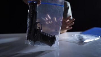 interrogatoire chambre, la criminalité arme. video