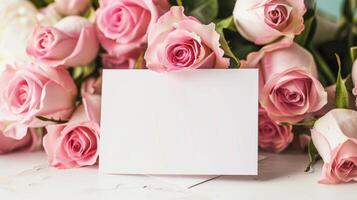 Bosquejo de un blanco tarjeta junto a rosado Rosa ramo, suave pastel tonos foto