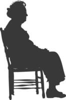 silueta mayor mujer sentado en el silla negro color solamente vector