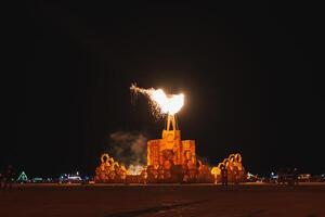 Noche Desierto festival fuego quemaduras espectacularmente foto