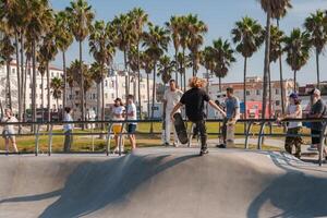 animado Parque de patinaje escena a Venecia playa, los angeles foto