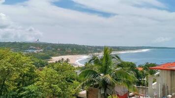 schön Stadt Seelandschaft Landschaft natürlich Panorama Aussicht puerto escondido Mexiko. video