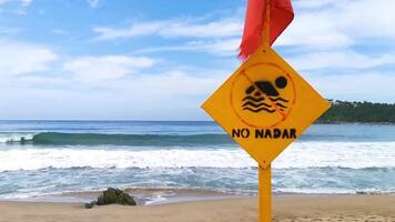 Red flag swimming prohibited high waves in Puerto Escondido Mexico. video