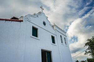 santuario diocesano nossa señora. antiguo Iglesia en parte superior de el monte serrat. santos, Brasil. abril 3 2024. foto