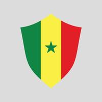 Senegal bandera en proteger forma marco vector