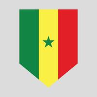 Senegal bandera en proteger forma marco vector