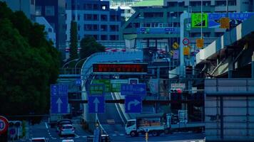 uma espaço de tempo do centro da cidade rua às Sotobori Avenida dentro Tóquio dia grandes tiro inclinar video