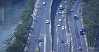 een verkeer jam Bij de bezig stad- in ho chi minh hoog hoek lang schot video