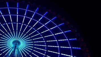 ein Zeitraffer von Ferris Rad beim das Amüsement Park im Tokyo beim Nacht video