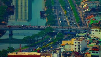 uma espaço de tempo do tráfego geléia às a ocupado Cidade dentro ho chi minh Alto ângulo grandes tiro video