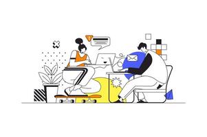 Lanza libre trabajo web concepto en plano contorno diseño con caracteres. hombre y mujer trabajando en laptops en línea. autónomos haciendo Tareas remotamente mientras sentado a hogar, personas escena. ilustración. vector